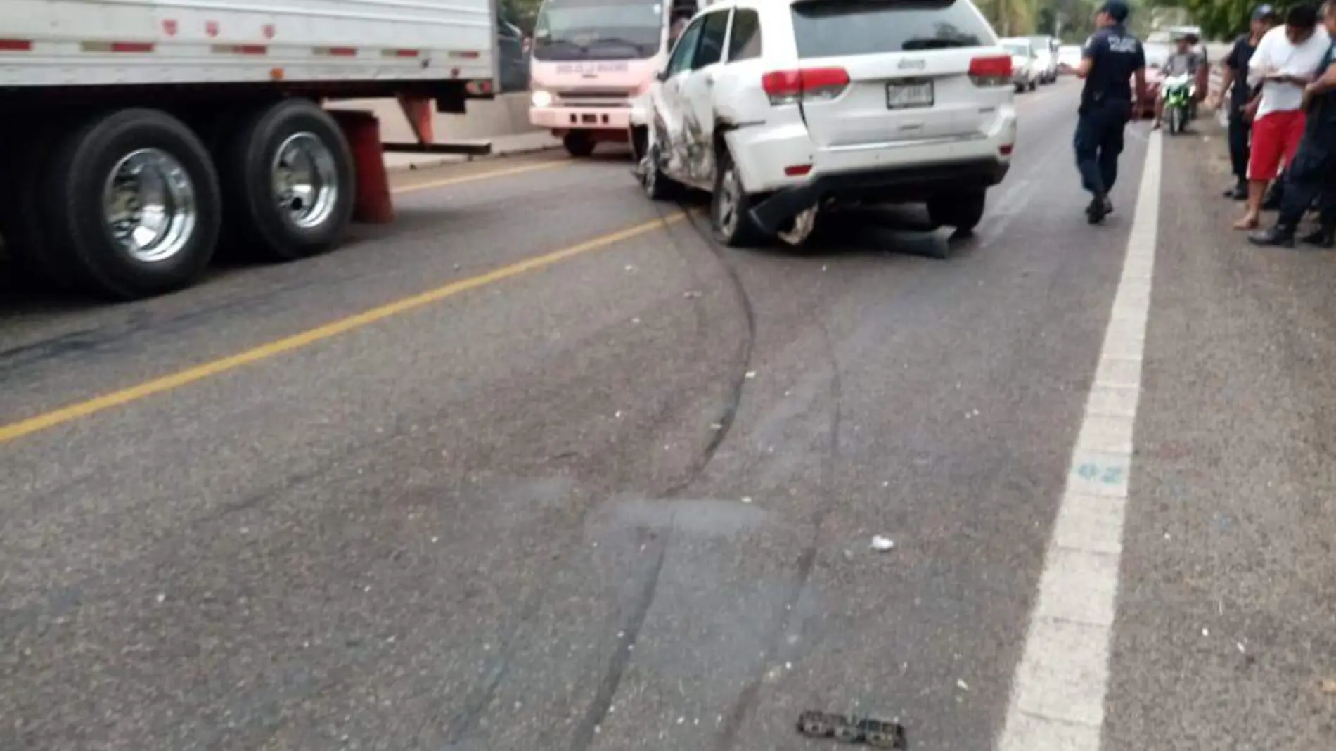 Trailer camioneta accidente